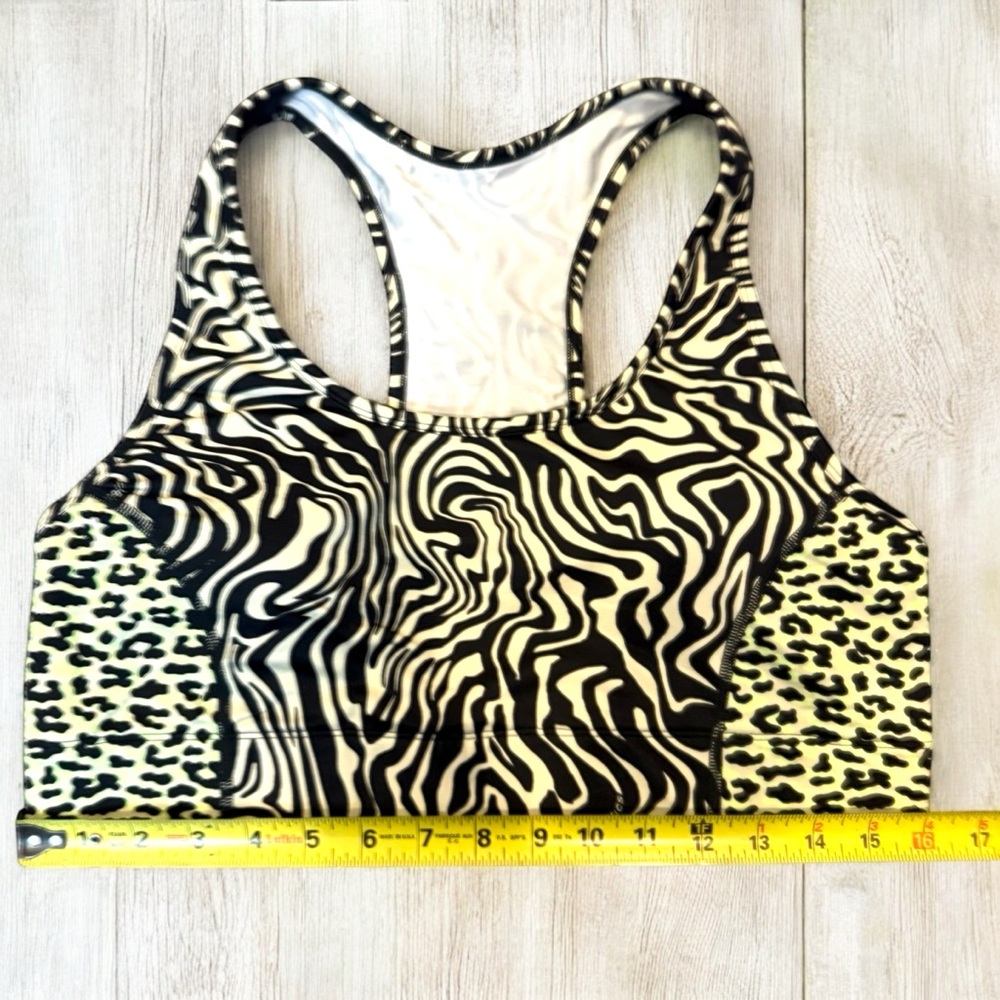 Fabletics On-The-Go Medium Impact Sports Bra Neon Cheetah Zebra Print size XL - Picture 3 of 3